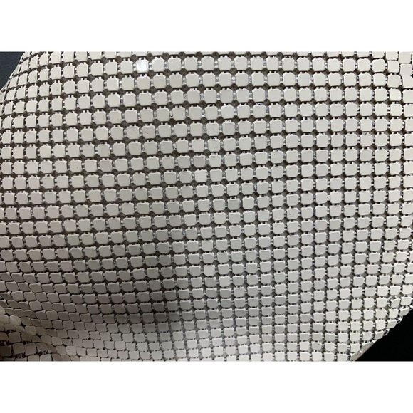 VTG Whiting & Davis Leather Crossbody Purse Bag Ivory Mesh Metal Zip Sma… - Picture 8 of 8